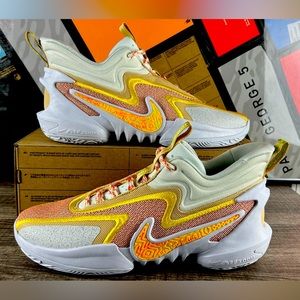 New Nike Cosmic Unity 2, size 12